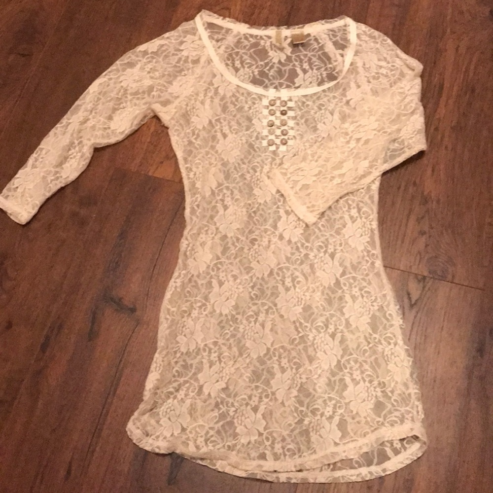 Cream Lace BKE Shirt